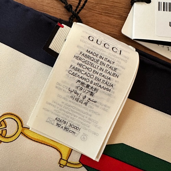 GUCCI Silk 90x90 Scarf - Picture 5 of 7